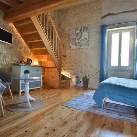 D'hotes Le Bol D'air Avec Jacuzzi 住宿加早餐酒店 3*