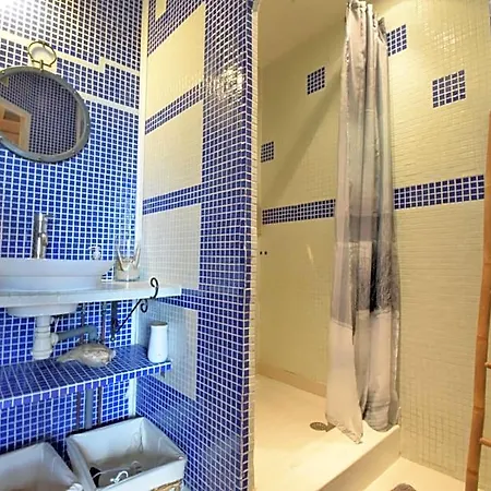 Alojamento de Acomodação e Pequeno-almoço D'hôtes Le Bol D'air Avec Jacuzzi 3*